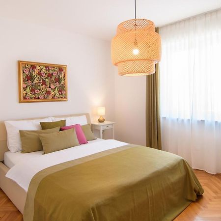 Julie City Centre Porec Apartment Eksteriør billede
