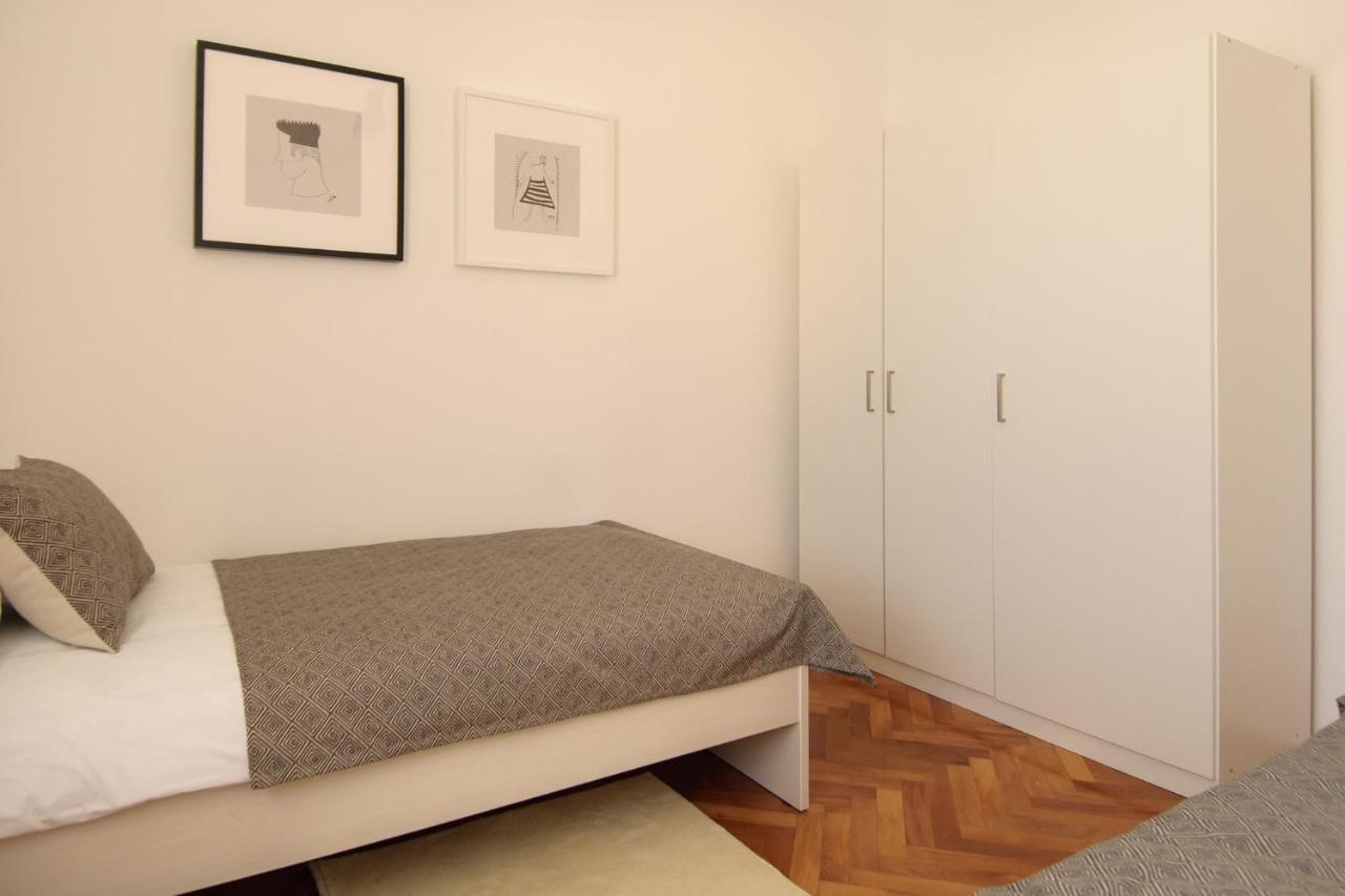 Julie City Centre Porec Apartment Eksteriør billede